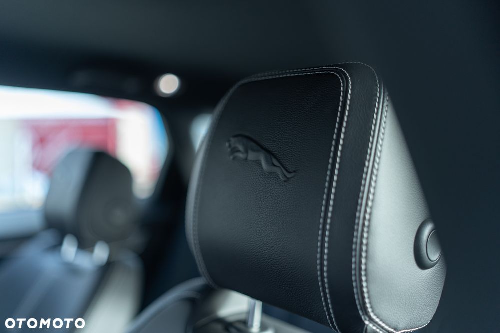 Jaguar F-Pace 2.0 D200 mHEV AWD R-Dynamic S - 14