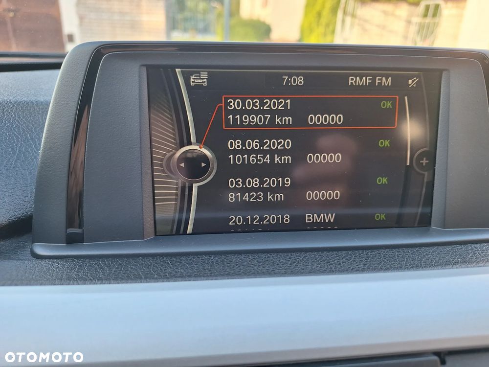 BMW Seria 3 318d - 23