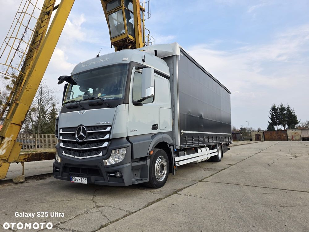 Mercedes-Benz 1835 - 9