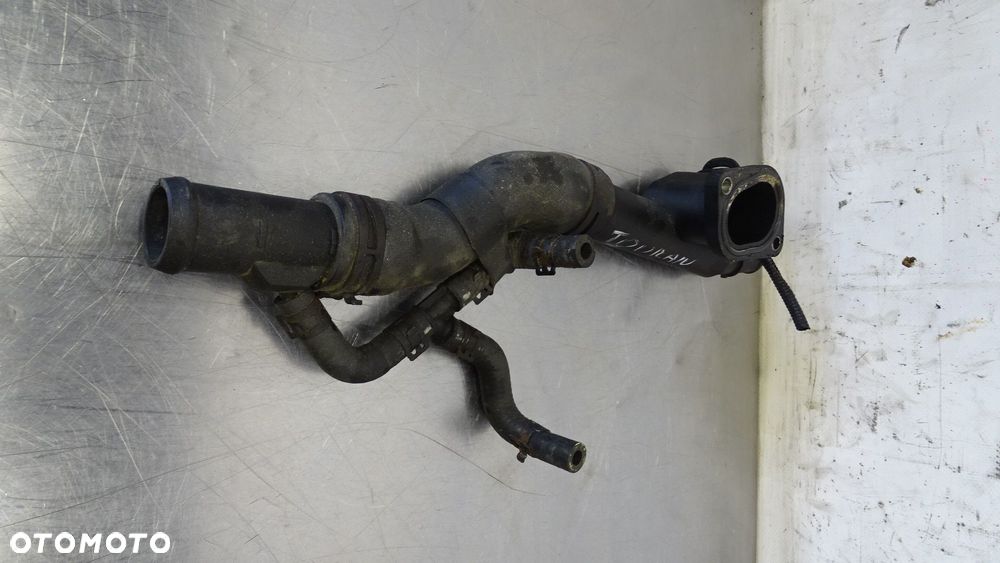 OBUDOWA TERMOSTATU VOLKSWAGEN TOURAN I 2.0 - 5