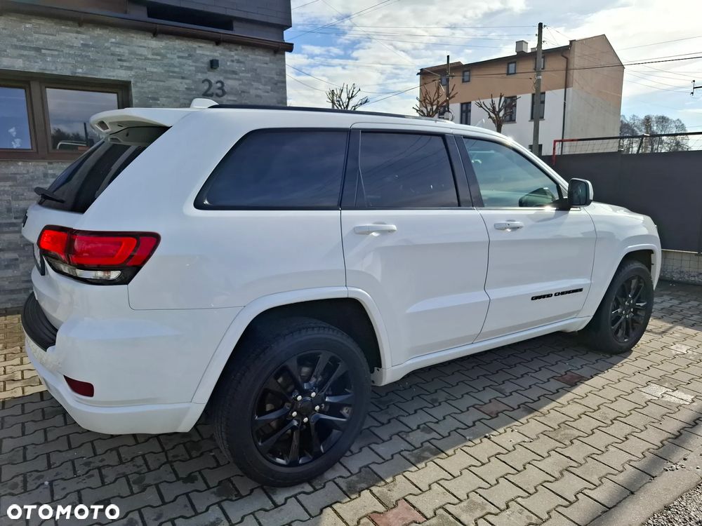 Jeep Grand Cherokee - 10