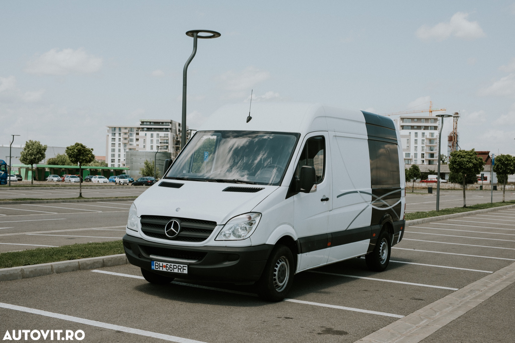 Mercedes-Benz Sprinter - 2