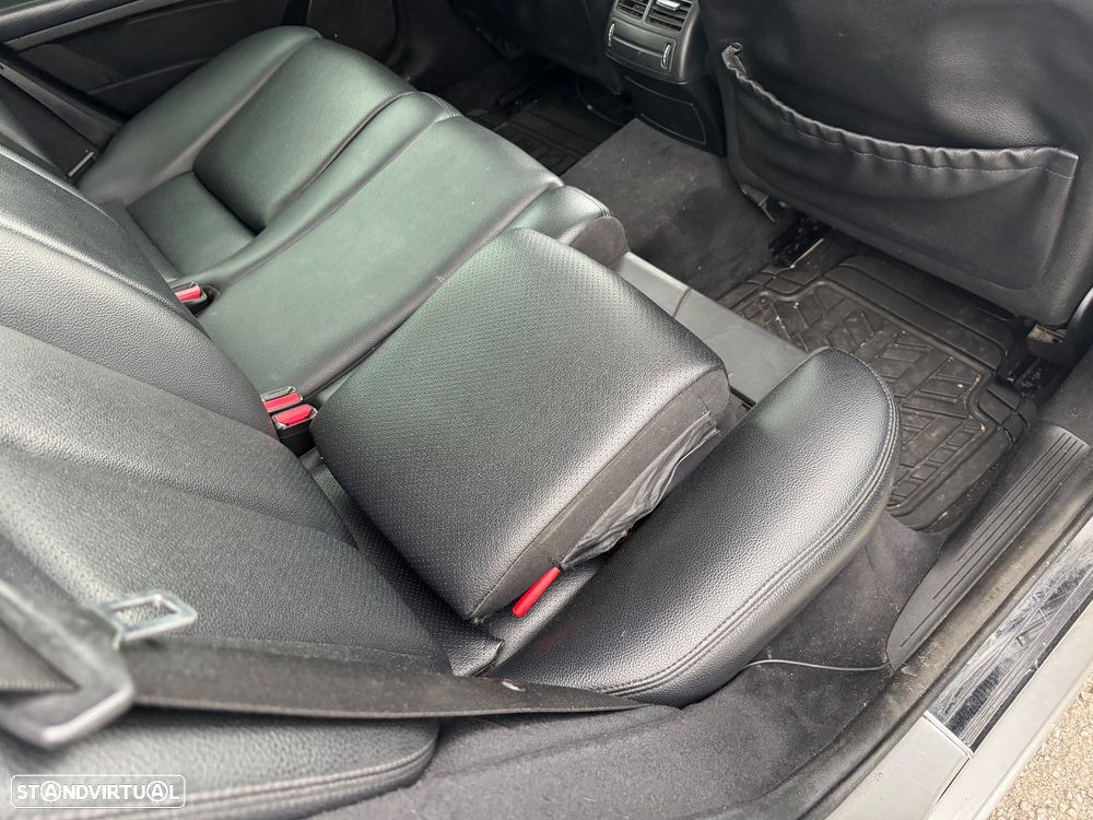 Mercedes-Benz E 220 CDI Auto Avantgarde - 27