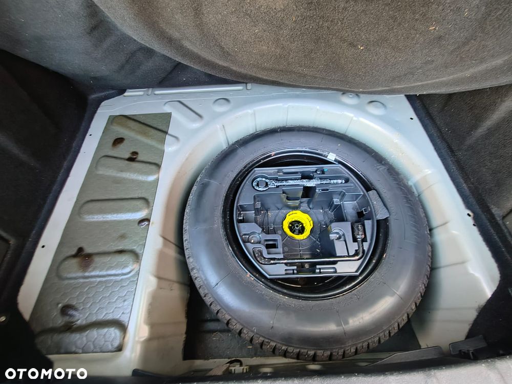 Citroën C4 1.6 HDi FAP EGS6 Confort - 21