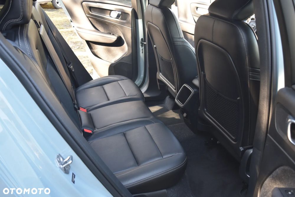 Volvo XC 40 T5 AWD Geartronic Momentum Pro - 21