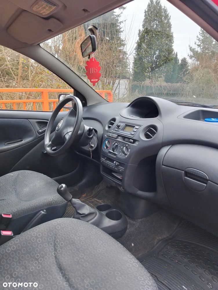 Toyota Yaris 1.0 Base - 5