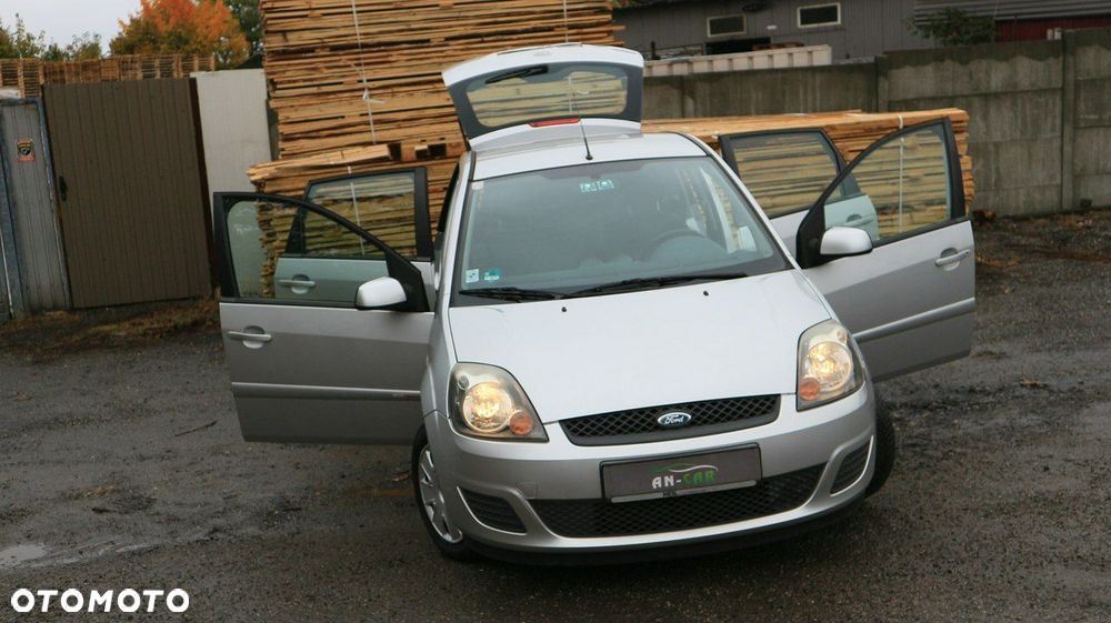 Ford Fiesta 1.25 Ambiente - 19