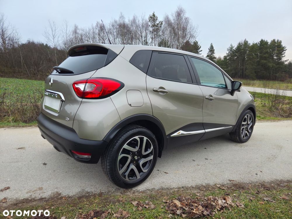 Renault Captur 1.2 TCe Helly Hansen EDC - 4