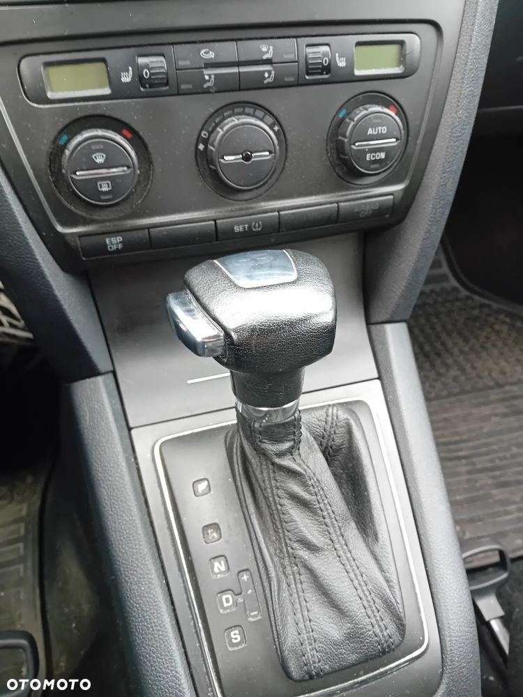 Skoda Octavia 1.6 Ambiente Tiptr - 17