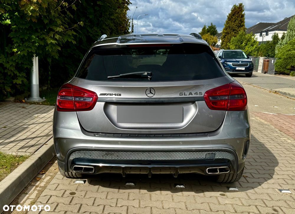 Mercedes-Benz GLA - 7