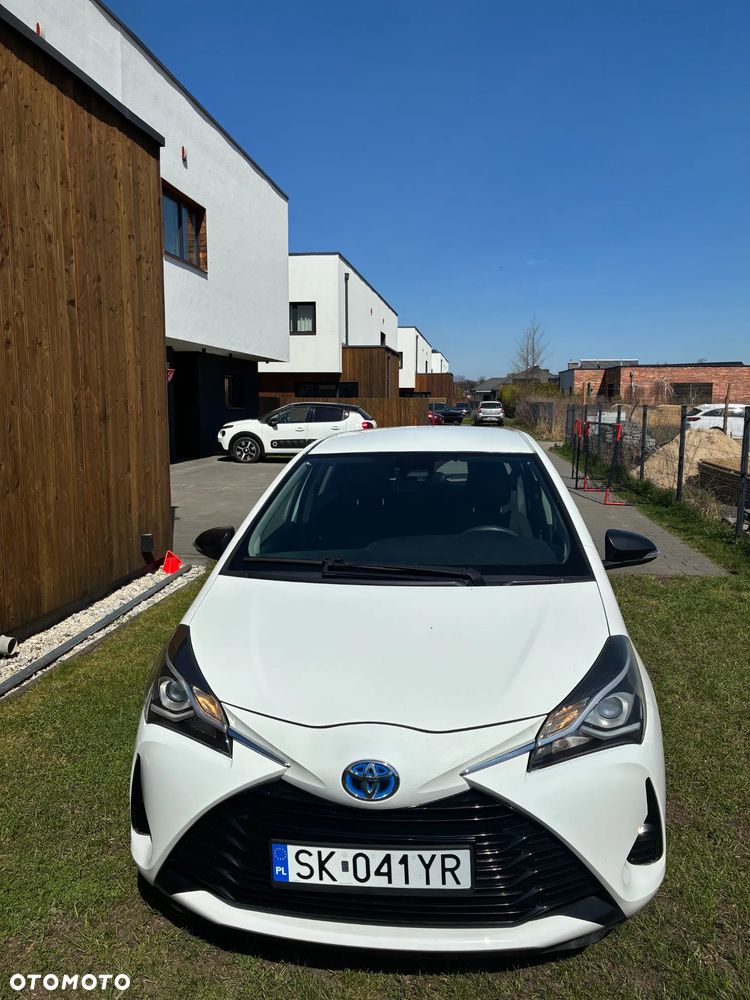 Toyota Yaris Hybrid 100 Active EU6 - 3