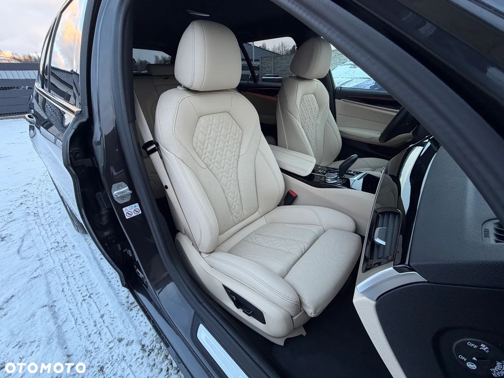 BMW Seria 5 520d Luxury Line - 34