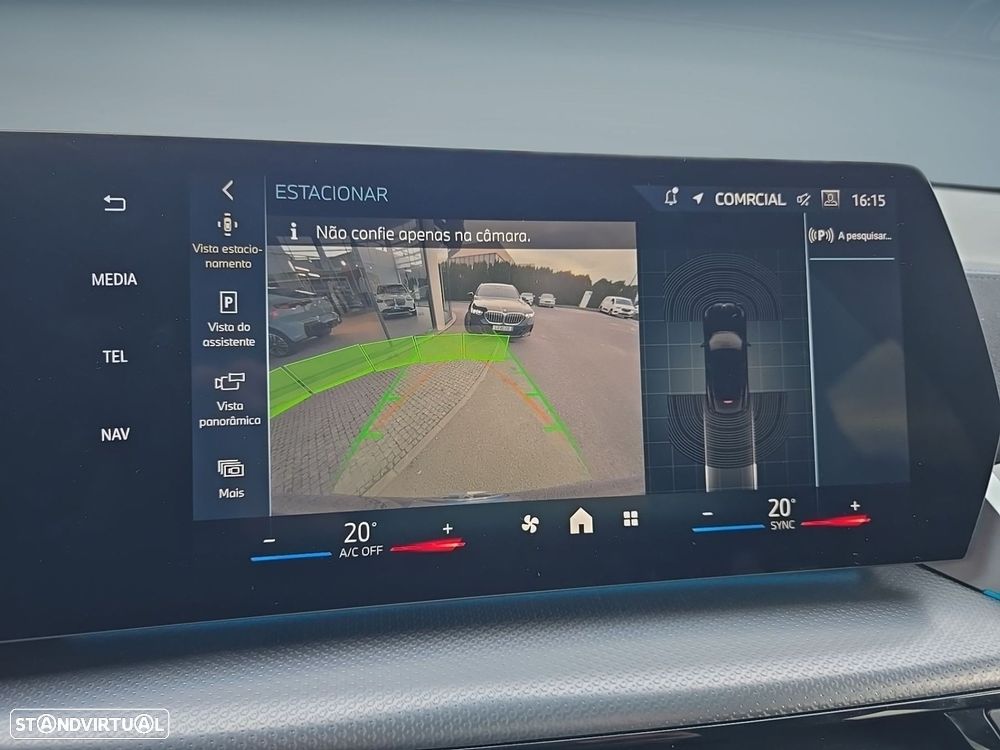 BMW iX2 eDrive20 Pack Desportivo M - 32