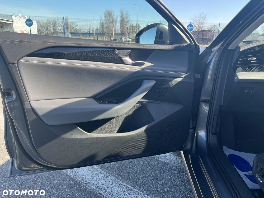 Volkswagen Passat Variant 2.0 TDI SCR Business DSG - 10