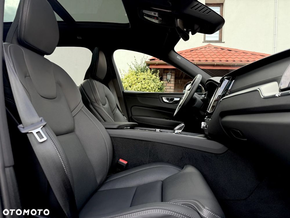 Volvo XC 60 B5 B AWD Geartronic RDesign - 11