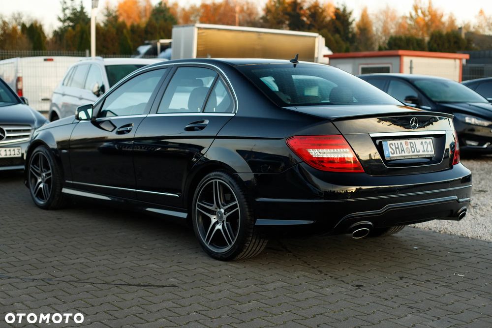 Mercedes-Benz Klasa C 350 CDI DPF (BlueEFFICIENCY) 7G-TRONIC Avantgarde - 11