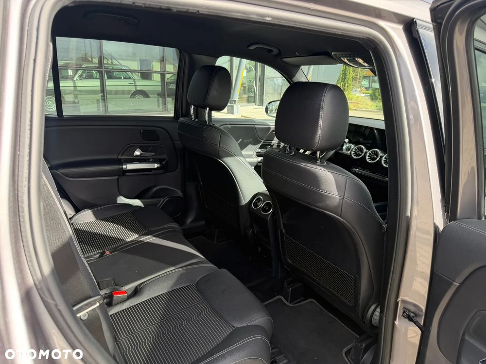 Mercedes-Benz GLB 250 4-Matic 8G-DCT - 15