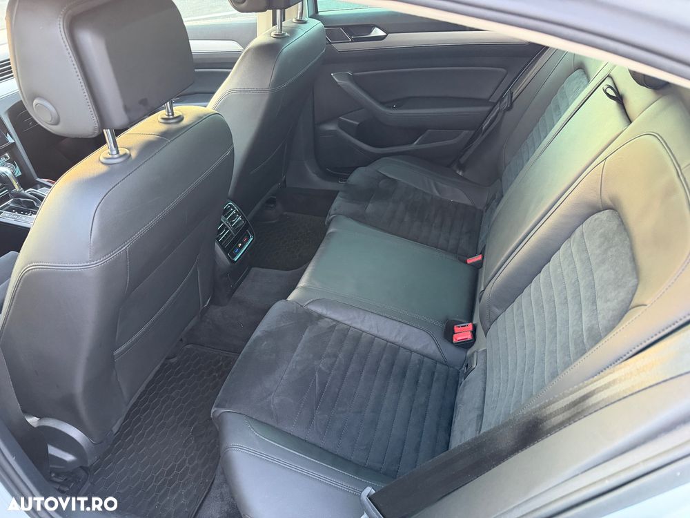Volkswagen Passat 2.0 TDI DSG 4Motion Highline - 10