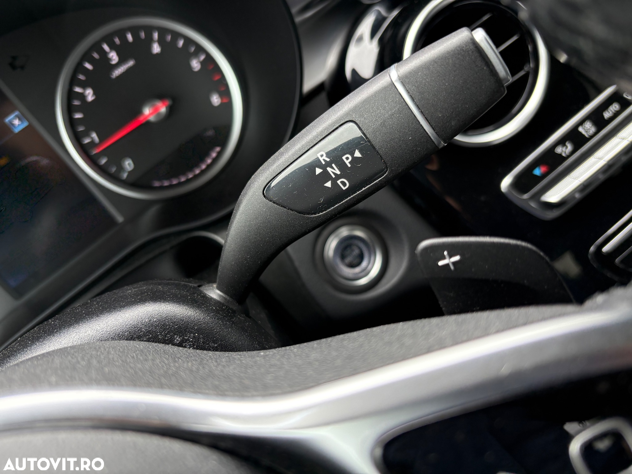 Mercedes-Benz GLC 200 d 4Matic 9G-TRONIC Exclusive - 34