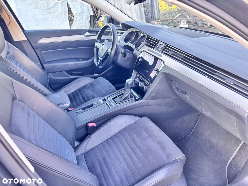 Volkswagen Passat Variant 2.0 TDI SCR DSG Highline - 10