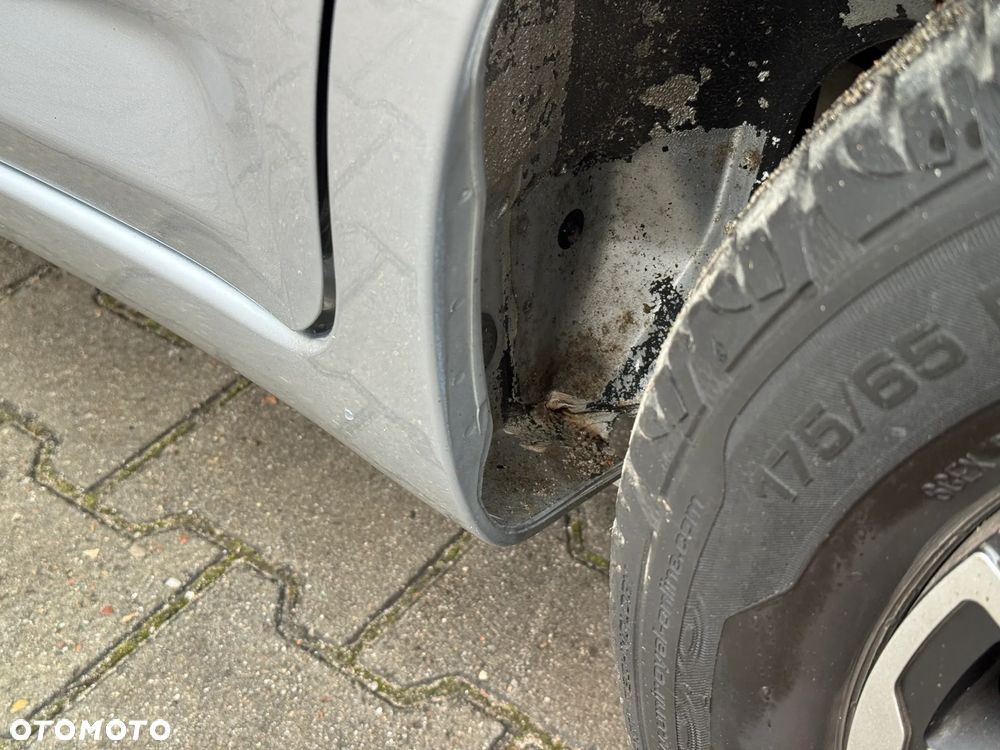 Daihatsu Sirion 1.3 - 33