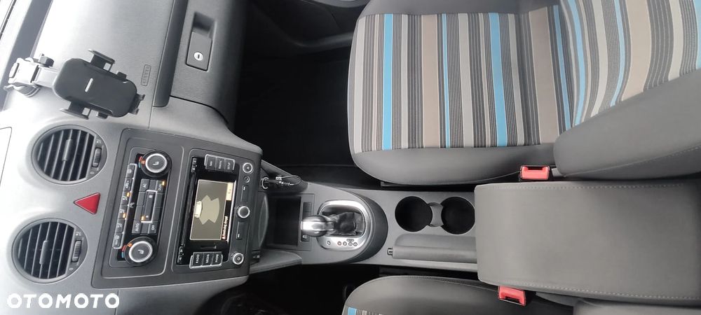 Volkswagen Caddy Comfortline Mixt DSG - 16