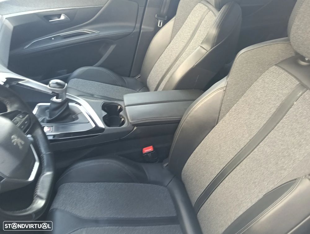 Peugeot 5008 1.5 BlueHDi GT Line J19 — fotografia 10