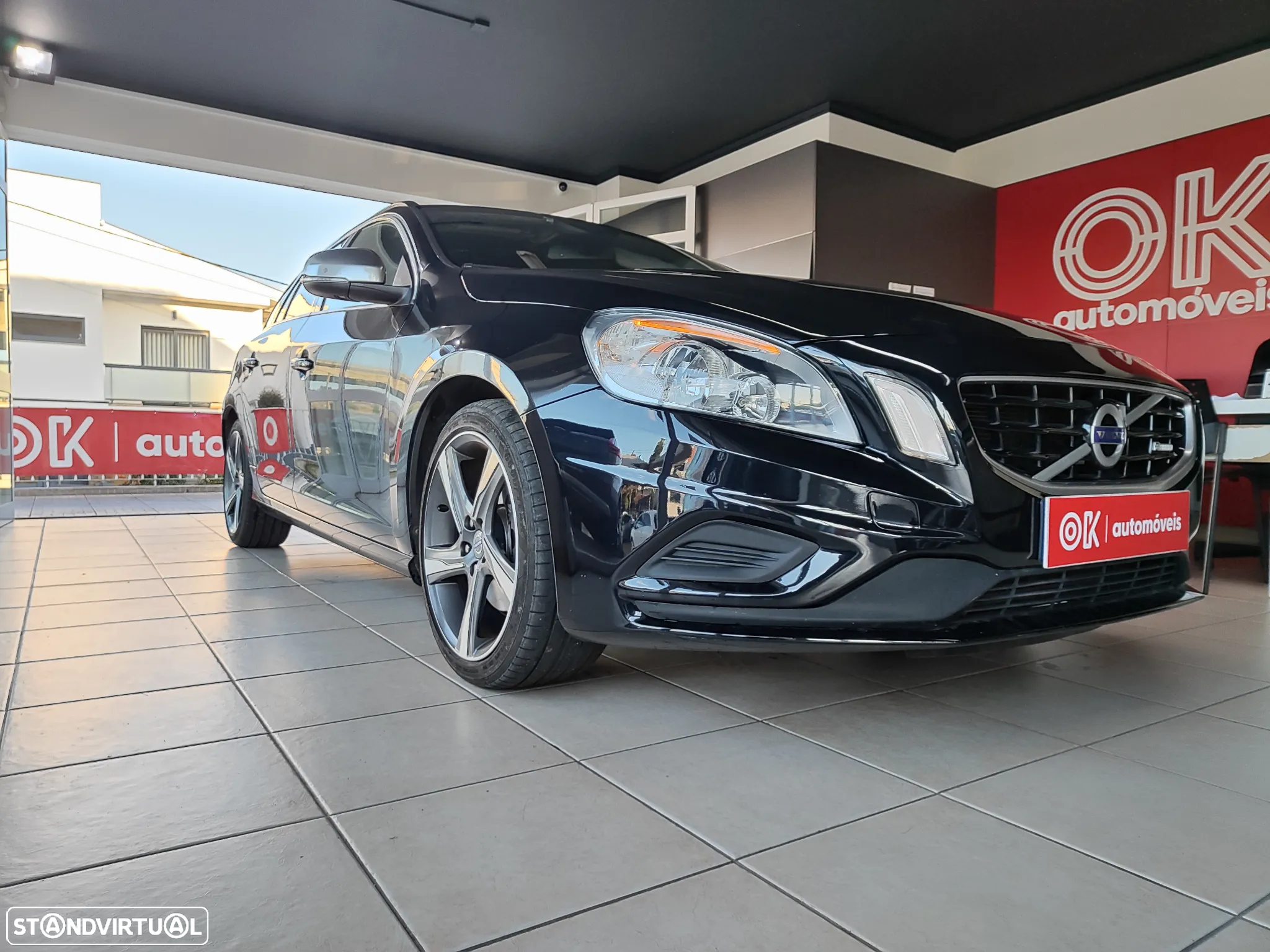 Volvo V60 2.0 D3 R-Design Start/Stop - 2