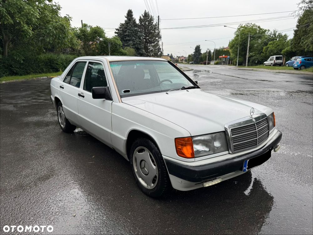 Mercedes-Benz W201 (190) - 1