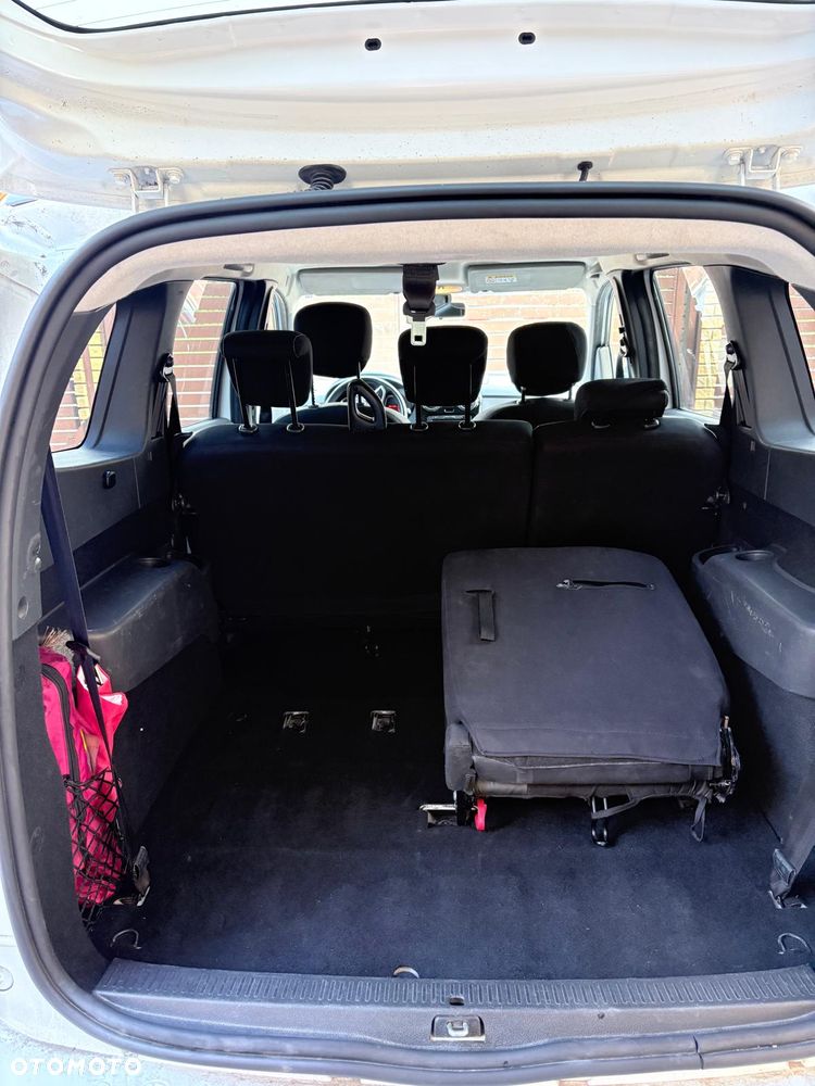 Dacia Lodgy 1.6 SCe Laureate S&S - 12