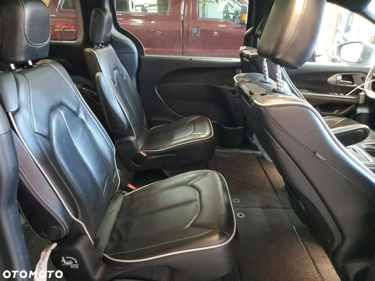 Chrysler Pacifica - 9