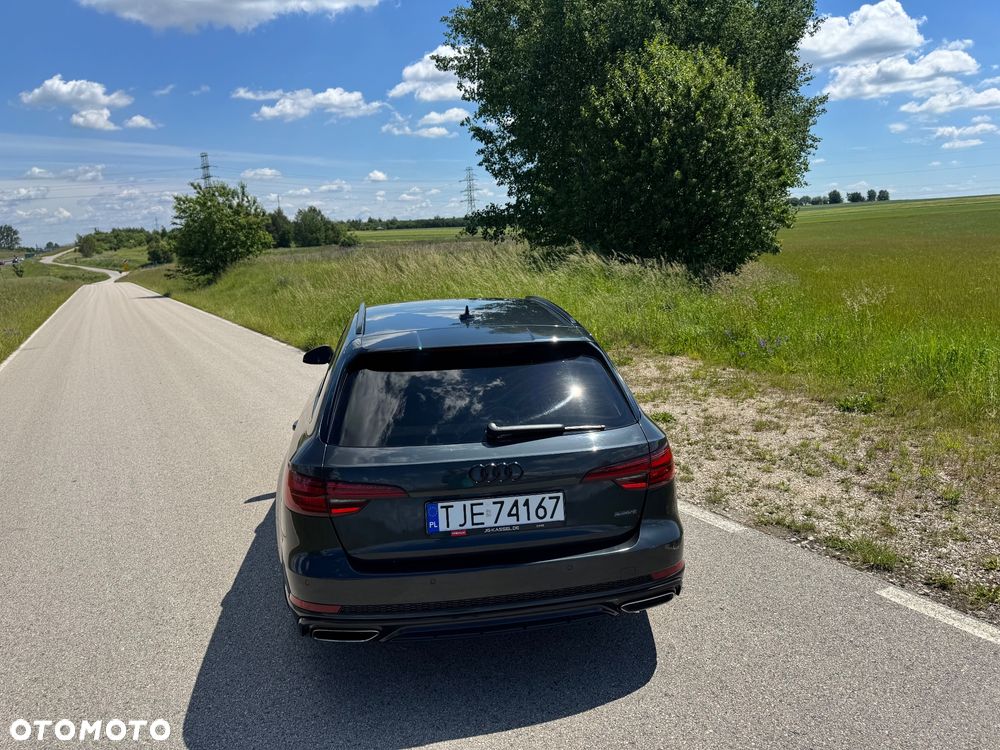 Audi A4 Avant 2.0 TDI Quattro Design S tronic - 14