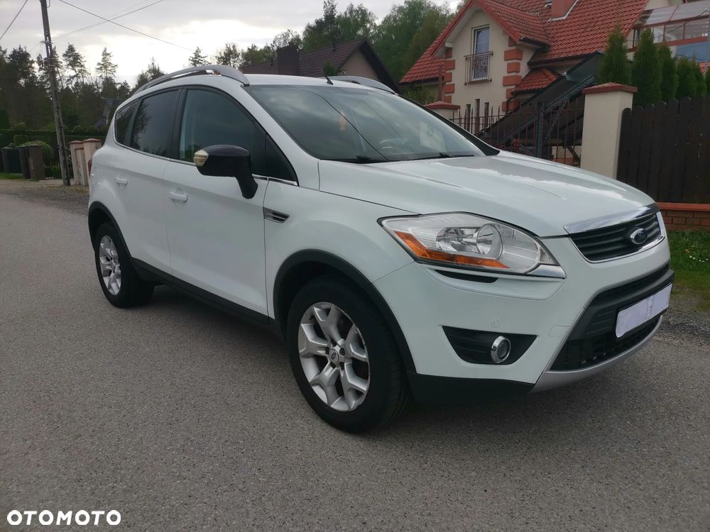 Ford Kuga 2.0 TDCi 2x4 Titanium - 8