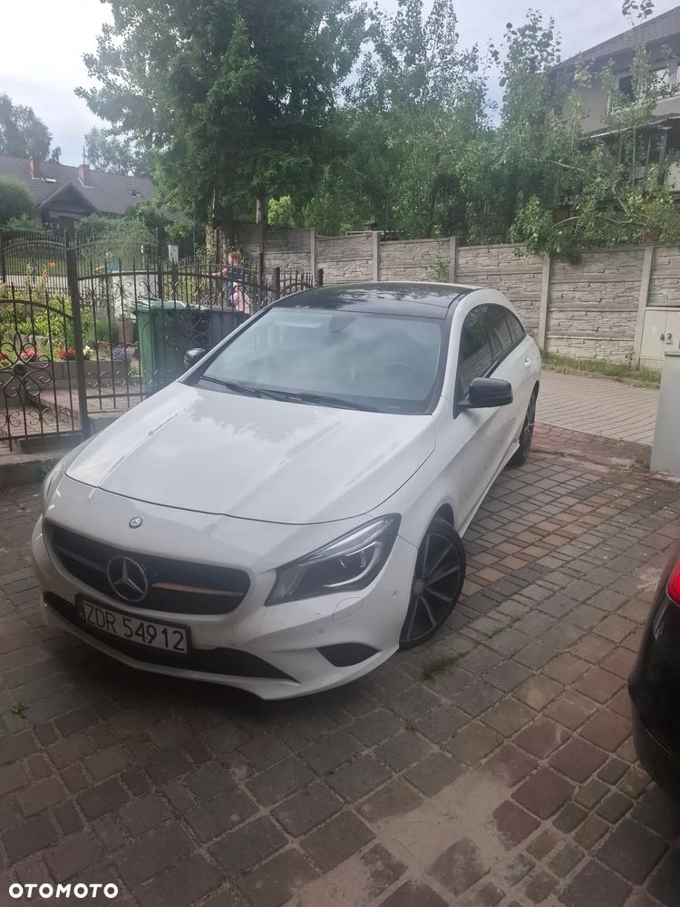 Mercedes-Benz CLA 200 7G-DCT - 4
