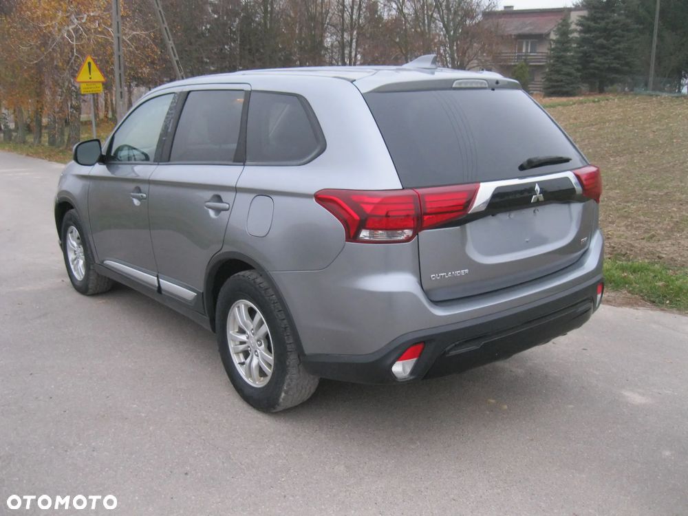 Mitsubishi Outlander 2.4 4WD CVT Instyle - 10