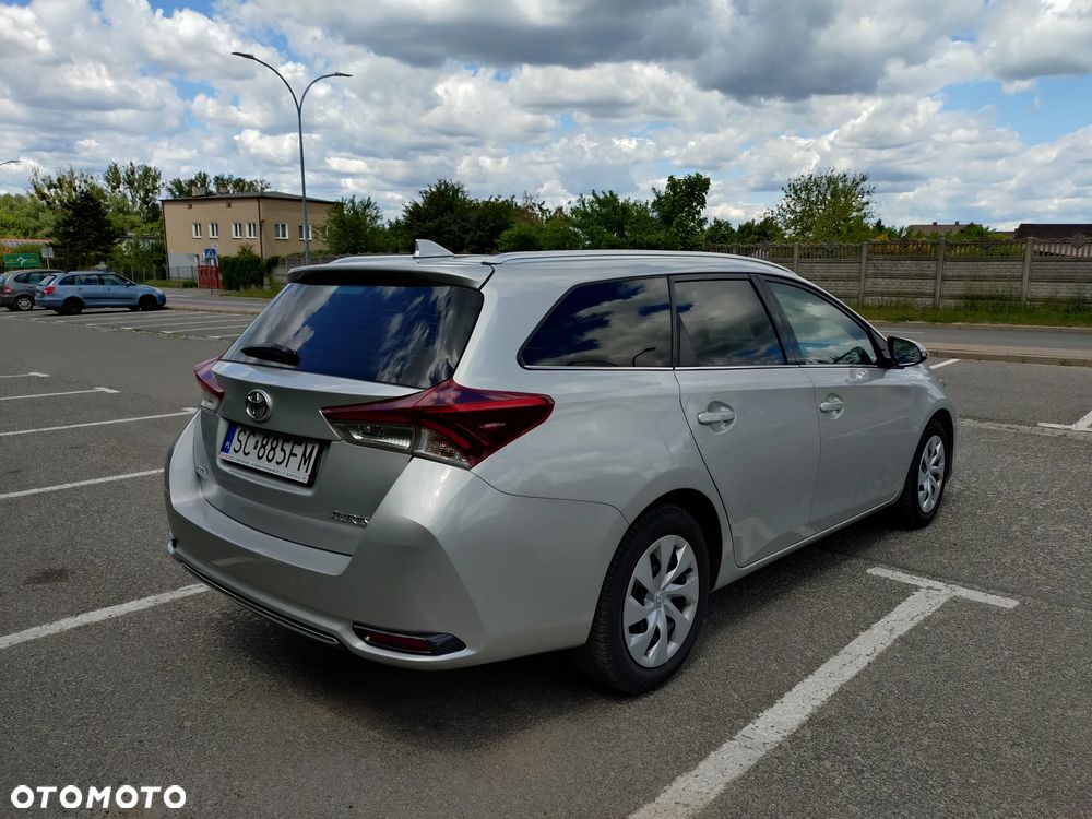 Toyota Auris - 4
