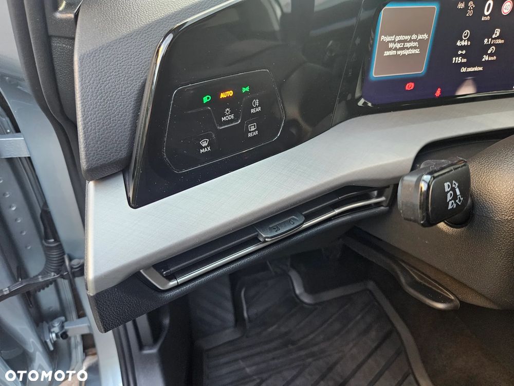 Volkswagen Golf 1.5 TSI Life Plus - 26