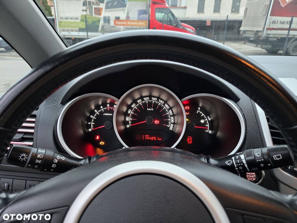 Kia Venga 1.6 CRDi M - 12