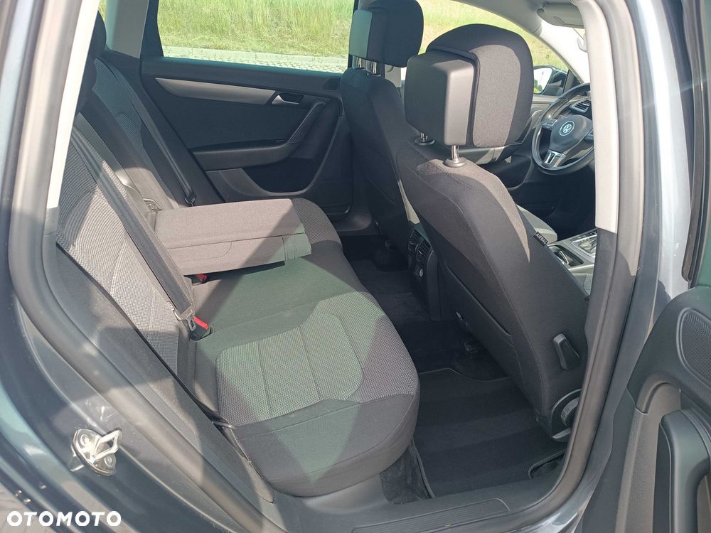 Volkswagen Passat - 6