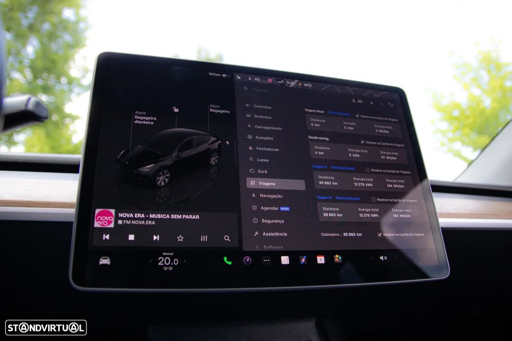 Tesla Model Y - 54