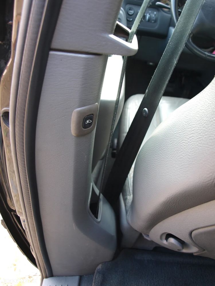 Chrysler Grand Voyager 2.8 CRD Automatik Limited - 12