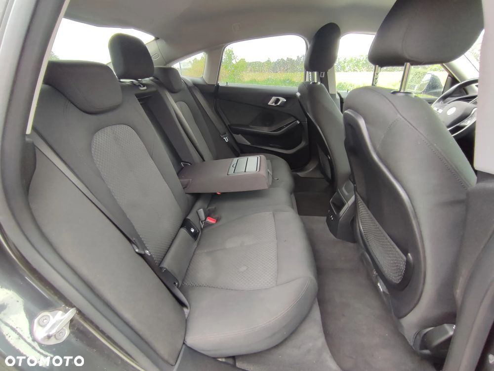 BMW Seria 2 218i Edition Colorvision - 29