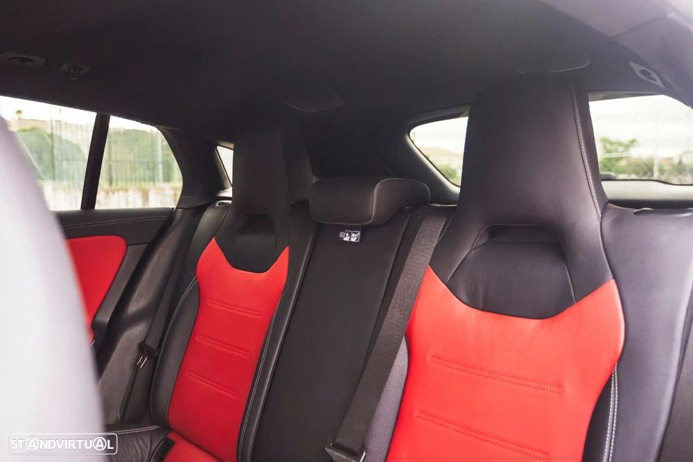 Mercedes-Benz CLA 45 AMG S 4Matic+ Speedshift 8G-DCT Line Premium - 28