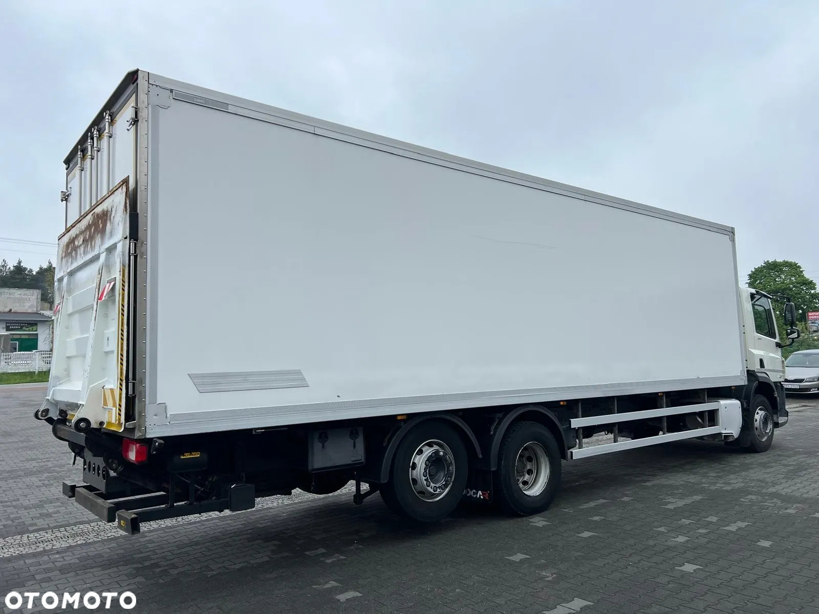 DAF CF 370 EURO 6 CHŁODNIA MROŹNIA + WINDA + DRZWI - 4