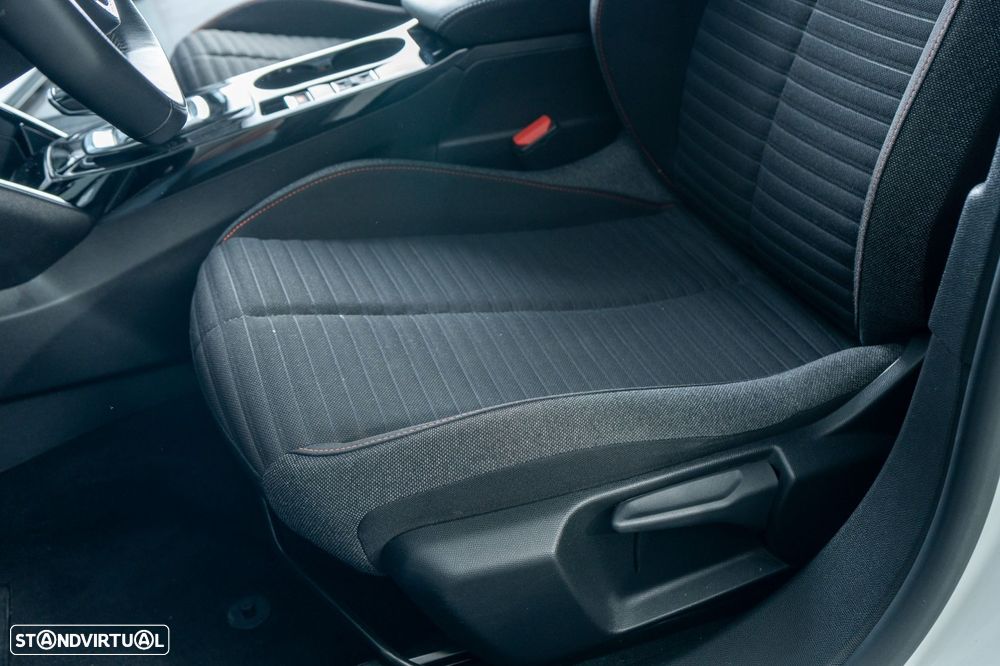 Peugeot 2008 1.2 PureTech Active Pack EAT8 - 8