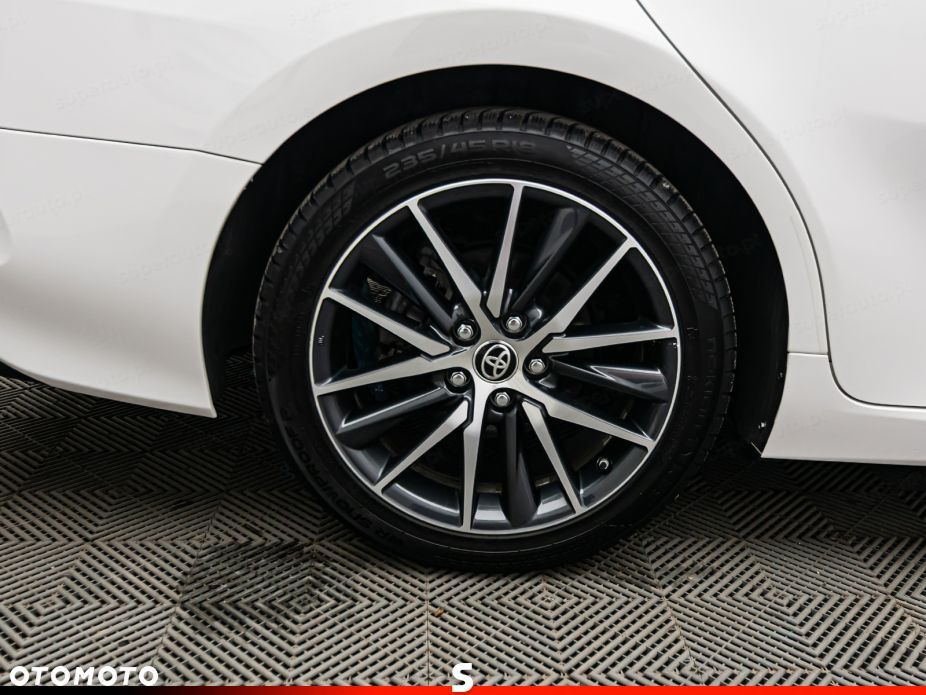 Toyota Camry 2.5 Hybrid Executive CVT - 35