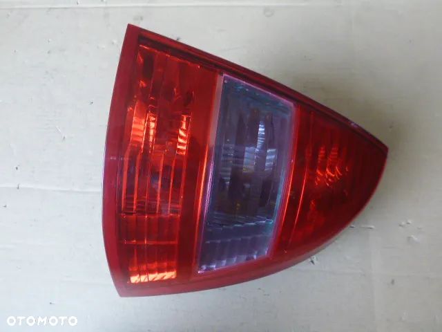 LAMPA PRAWY TYŁ PRAWA TYLNA W BŁOTNIK CITROEN C5 I LIFT SEDAN 04-08 - 2