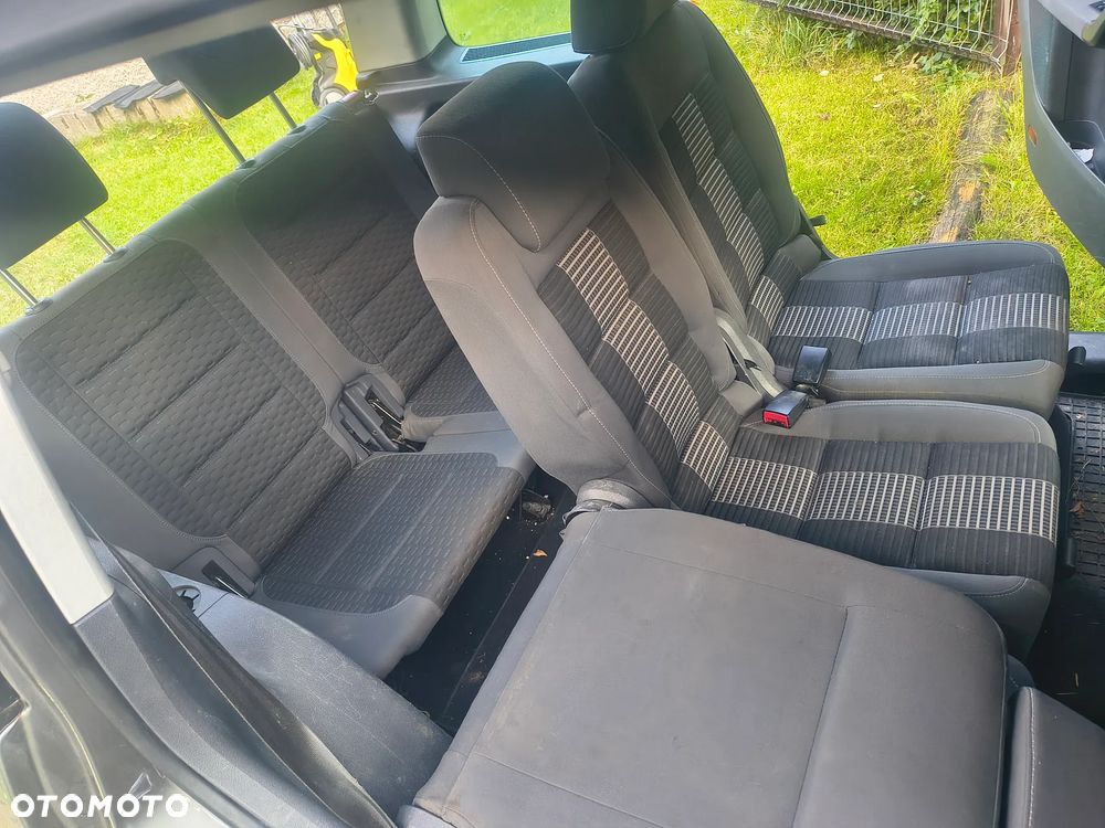 Volkswagen Touran - 7