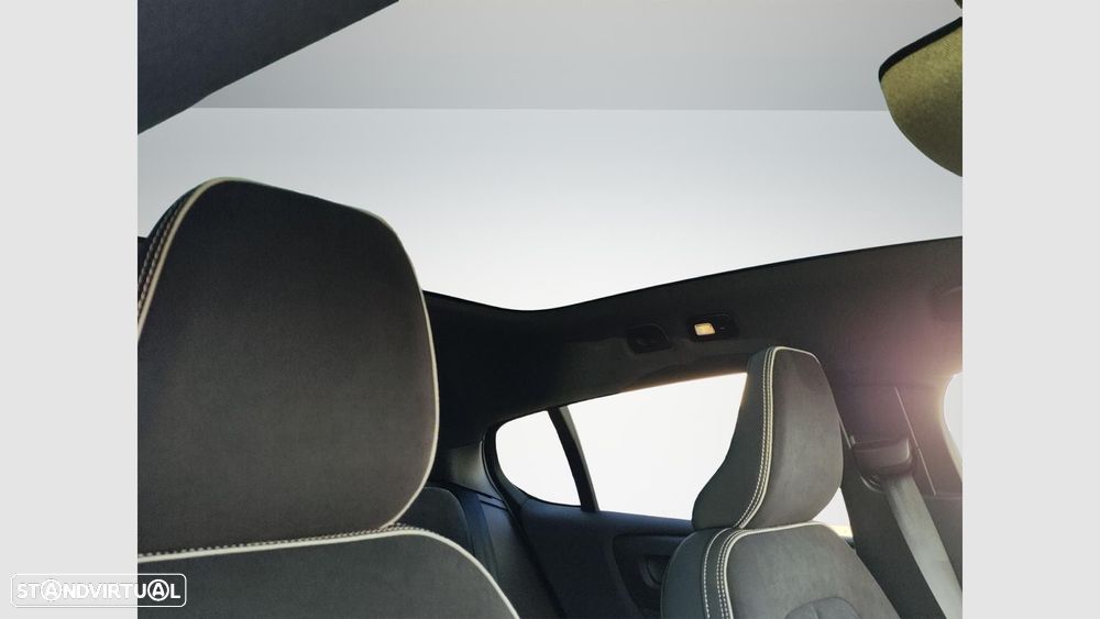 Volvo EC40 82 kWh Twin Motor Performance Black Edition - 15