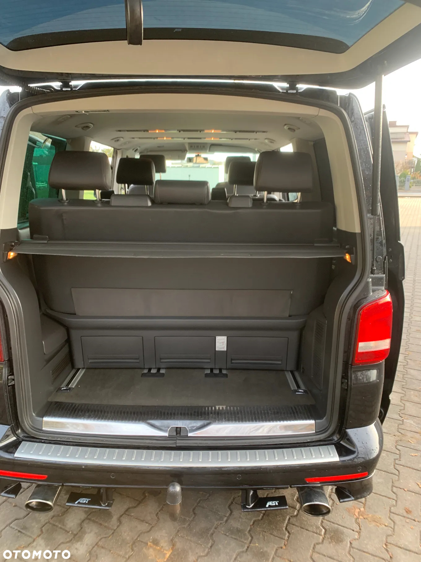Volkswagen Multivan - 24